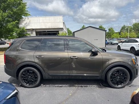 Certified 2022 Kia Telluride SX w/ Nightfall Edition Package AWD/4WD image 7