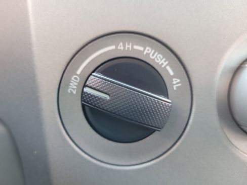 Used 2013 Toyota Tundra 4x4 CrewMax image 28