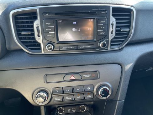 Used 2017 Kia Sportage LX AWD/4WD image 18