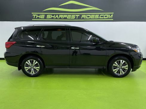 Used 2020 Nissan Pathfinder S image 11