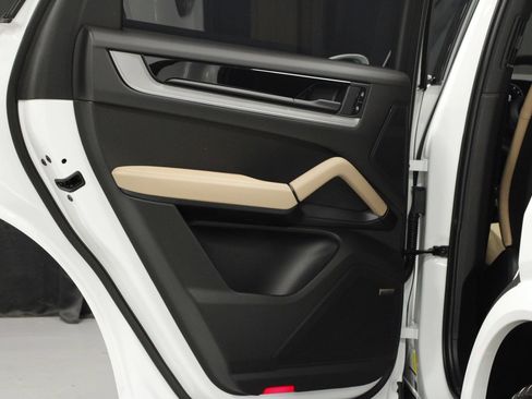 New 2026 Porsche Cayenne AWD/4WD image 13