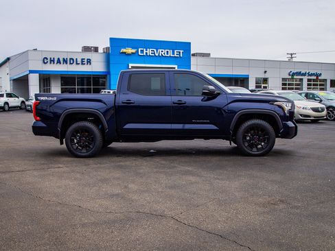 Used 2024 Toyota Tundra Limited AWD/4WD image 8