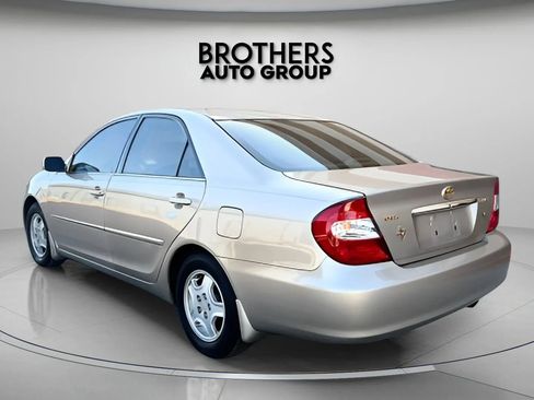 Used 2002 Toyota Camry XLE image 9