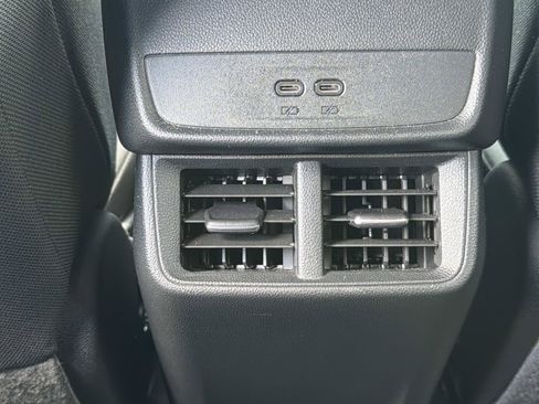 Used 2026 Chevrolet Equinox LT FWD image 31