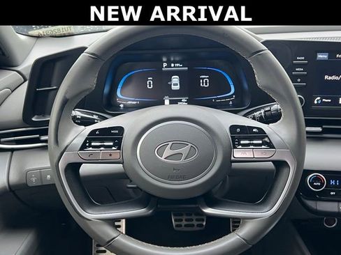 Certified 2025 Hyundai Elantra Sport image 18