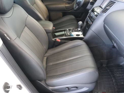 Used 2017 INFINITI QX70 AWD w/ Premium Package image 45
