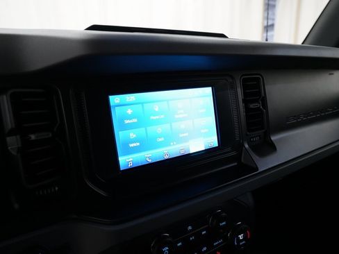 Used 2023 Ford Bronco Big Bend w/ Sasquatch Package image 6