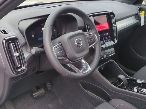 New 2026 Volvo XC40 B5 Ultra w/ Protection Package Premier image 2