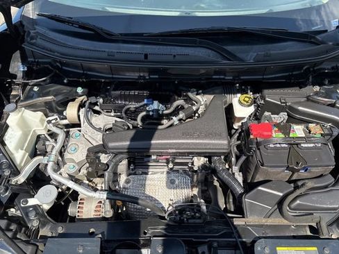 Used 2019 Nissan Rogue SV AWD/4WD image 32