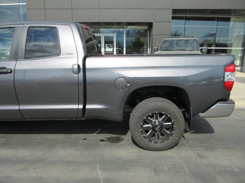 Used 2017 Toyota Tundra SR5 AWD/4WD image 7