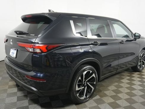 Used 2022 Mitsubishi Outlander ES AWD/4WD image 3