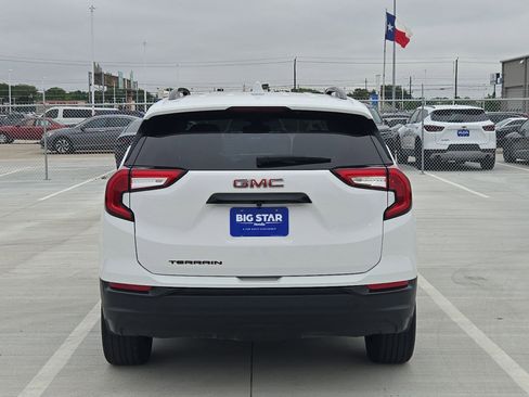 Used 2024 GMC Terrain SLE w/ Driver Convenience Package FWD image 5