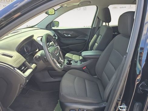 Used 2024 GMC Terrain SLE w/ Driver Convenience Package FWD image 9