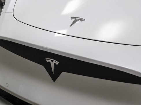 Used 2022 Tesla Model Y Long Range AWD/4WD image 13