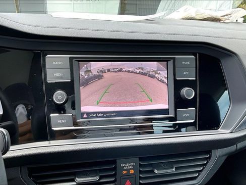 Certified 2023 Volkswagen Jetta SE FWD image 27