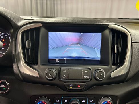 Used 2022 GMC Terrain SLT w/ Elevation Edition FWD image 18