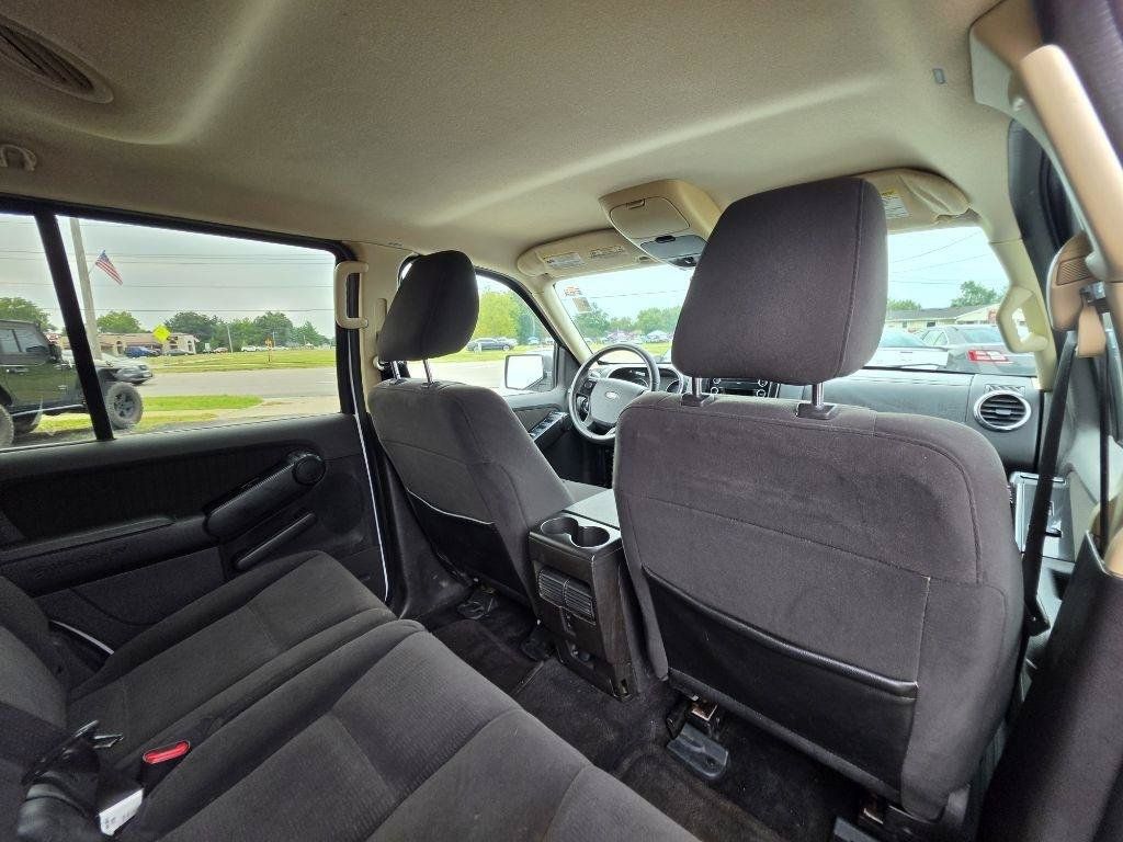Used 2010 Ford Explorer XLT AWD/4WD image 18