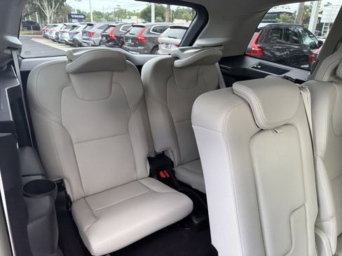 Certified 2025 Volvo XC90 B5 Plus w/ Protection Package Premier AWD/4WD image 33