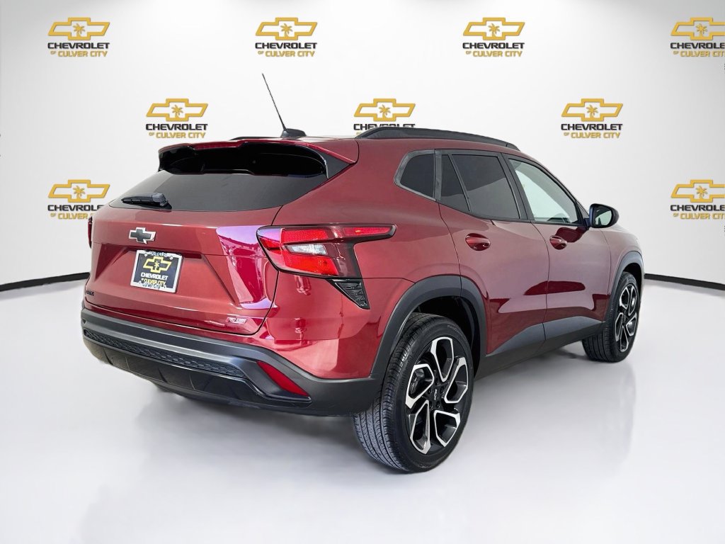 Used 2024 Chevrolet Trax RS FWD image 8