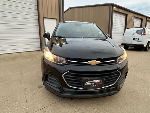 Used 2018 Chevrolet Trax LS w/ LPO, Cargo Package image 9