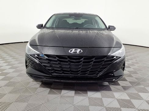 Certified 2023 Hyundai Elantra SE FWD image 2
