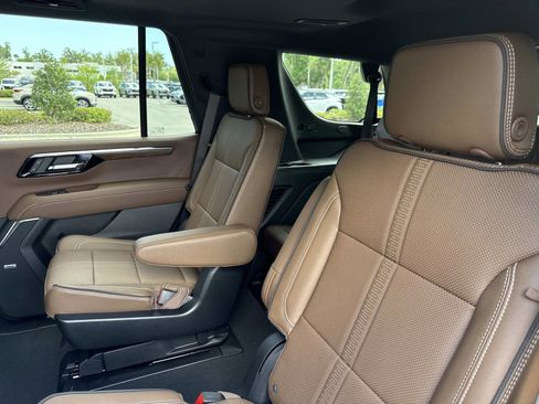 New 2026 Chevrolet Tahoe High Country w/ Sun And Tow Package AWD/4WD image 11