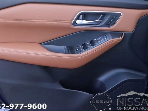 New 2026 Nissan Rogue Platinum w/ Platinum Premium Package AWD/4WD image 9