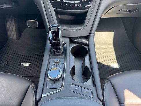 Certified 2024 Cadillac XT6 Sport w/ Technology Package AWD/4WD image 21