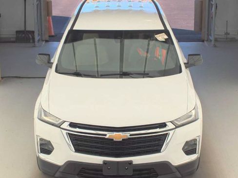 Used 2023 Chevrolet Traverse LS FWD image 2