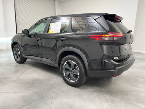 Used 2024 Nissan Rogue SV AWD/4WD image 6