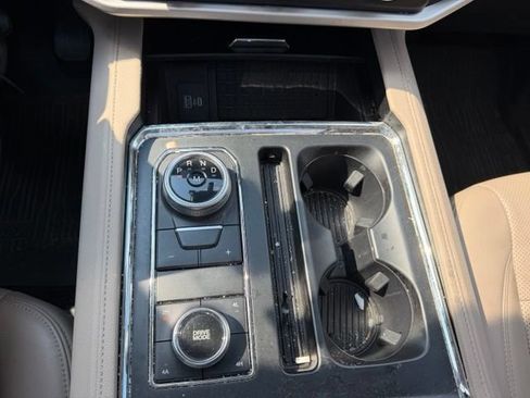 Used 2023 Ford Expedition XLT AWD/4WD image 16