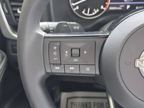 Used 2023 Nissan Rogue SV AWD/4WD image 18