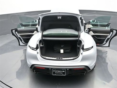 Used 2025 Porsche Taycan GTS image 35
