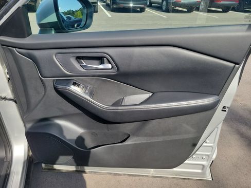 Used 2024 Nissan Rogue SV AWD/4WD image 40