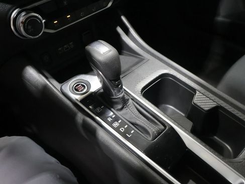 Used 2024 Nissan Sentra SV FWD image 28