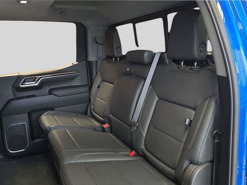 Used 2022 Chevrolet Silverado 1500 LT Trail Boss w/ LT Trail Boss Premium Package AWD/4WD image 18