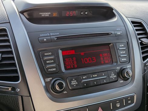 Used 2014 Kia Sorento LX image 20