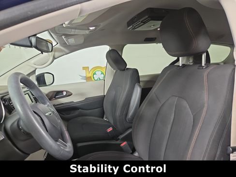 Used 2017 Chrysler Pacifica LX w/ Tire & Wheel Group image 11