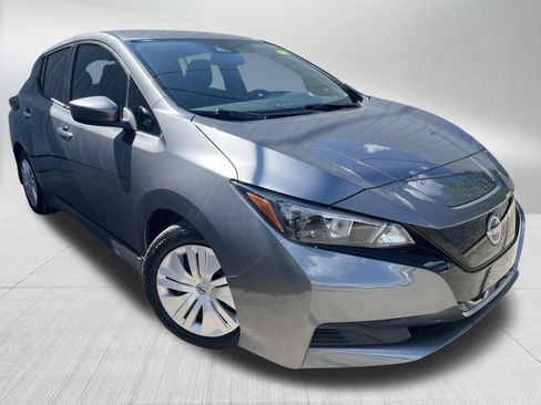 Used 2024 Nissan Leaf S FWD image 3