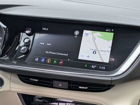 Used 2022 Buick Envision Essence w/ Technology Package I FWD image 18