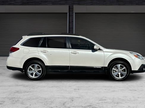 Used 2013 Subaru Outback 3.6R Limited image 3