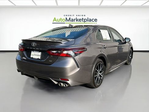 Used 2023 Toyota Camry SE image 6
