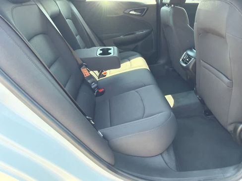 Used 2024 Chevrolet Malibu LT FWD image 14