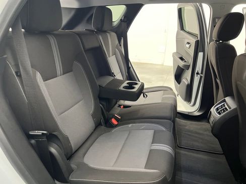 Used 2025 Chevrolet Blazer LT FWD image 17
