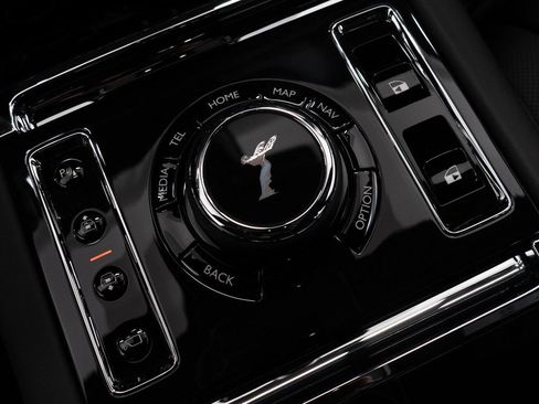 Used 2025 Rolls-Royce Ghost AWD/4WD image 40