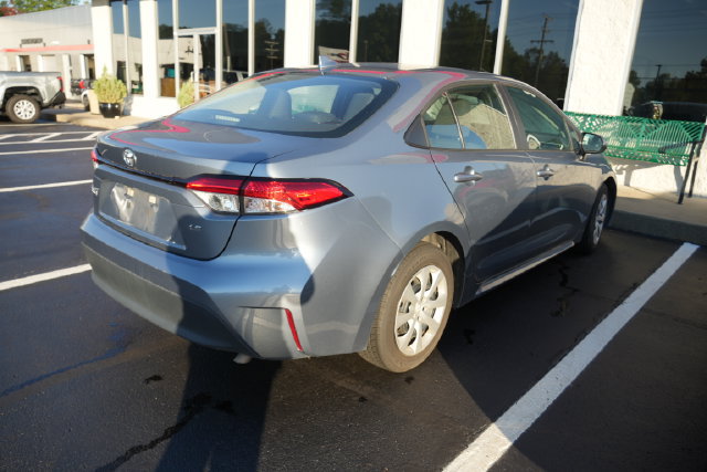 Used 2025 Toyota Corolla LE FWD image 21
