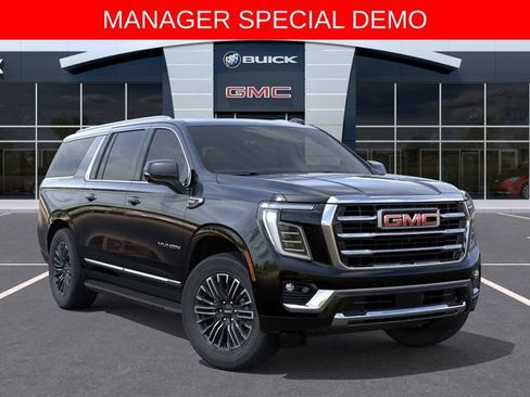 Used 2026 GMC Yukon XL Elevation w/ Elevation Premium Package AWD/4WD image 7