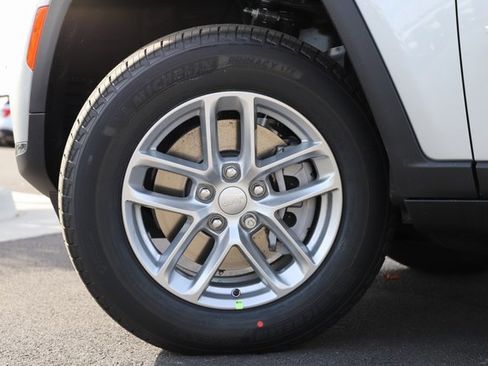 New 2025 Jeep Grand Cherokee L Laredo w/ Luxury Tech Group I image 2