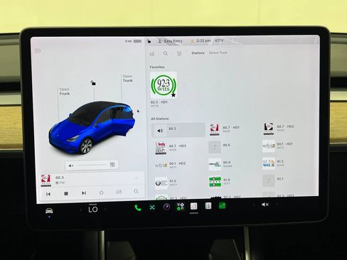 Used 2021 Tesla Model Y Long Range AWD/4WD image 25