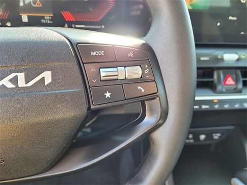 Used 2025 Kia K4 LXS image 20